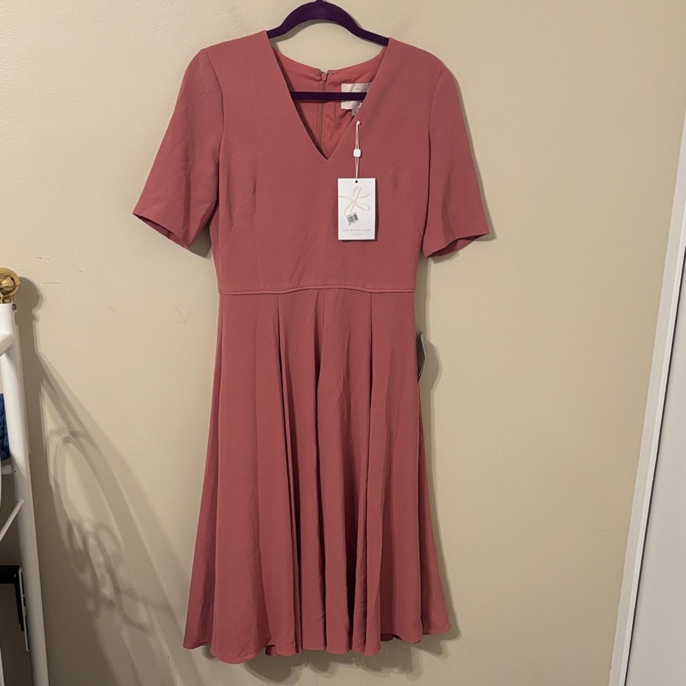 NWT Gal Meets Glam Edith V-Neck Knee Length Dress